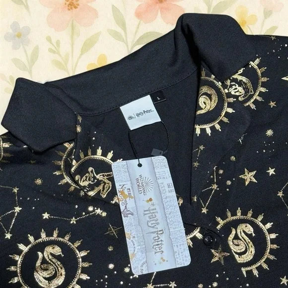 Harry Potter House Crest Pajama Set L Gold Foil Hogwarts Constellation - Picture 4 of 5